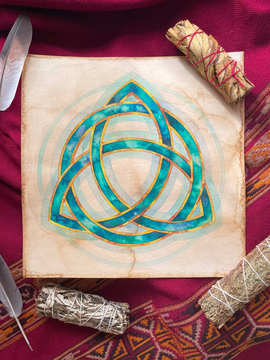 La Triqueta Celta: Un Símbolo de Equilibrio, Ciclos y Conexión Espiritual en el Arte