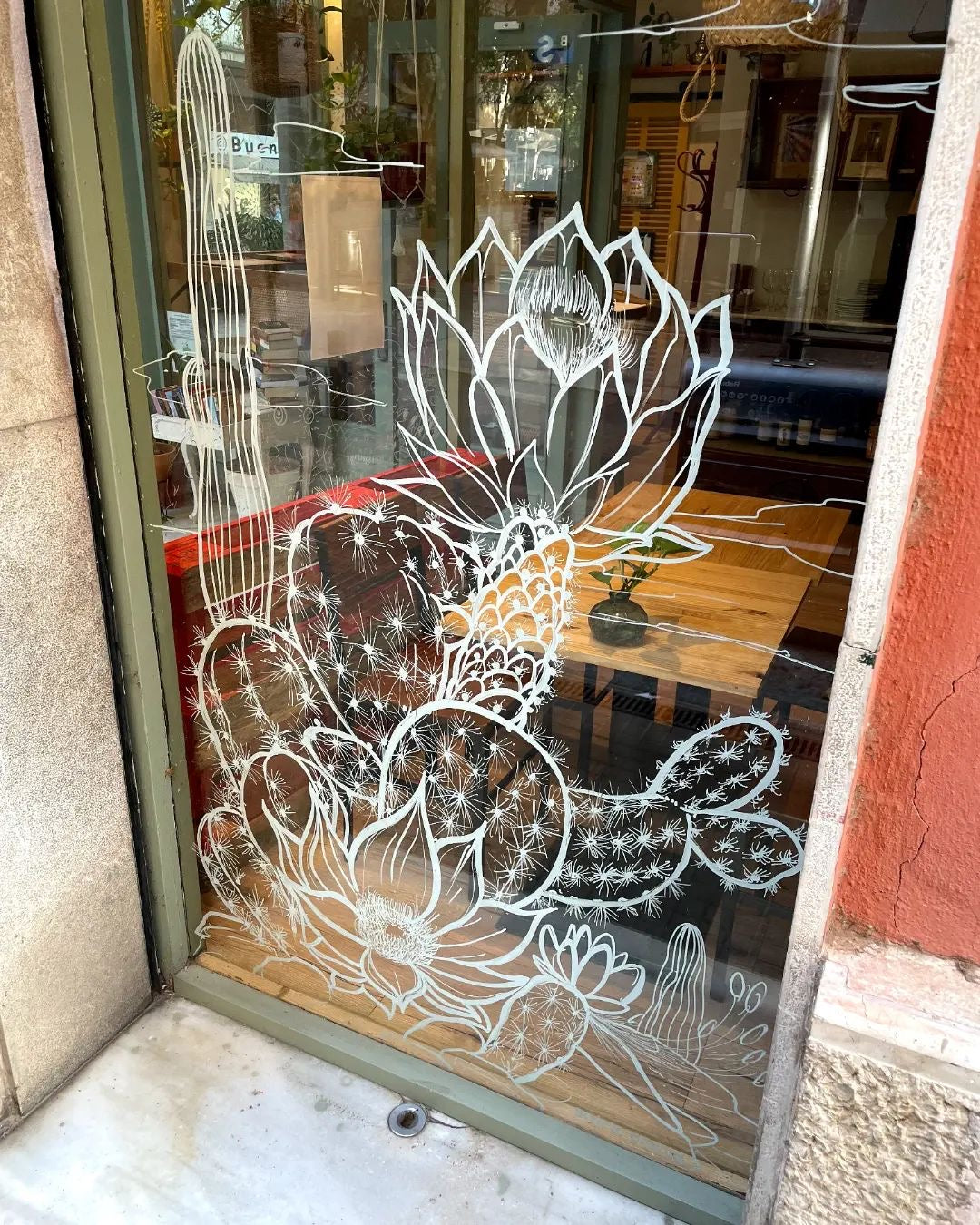 Mural “Raíces Urbanas” en restaurante Suquía: Naturaleza en la Ciudad
